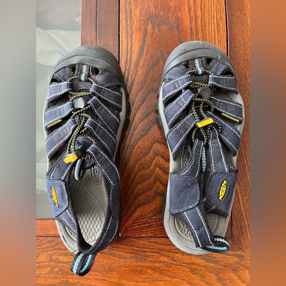 Ladies Keen sandals